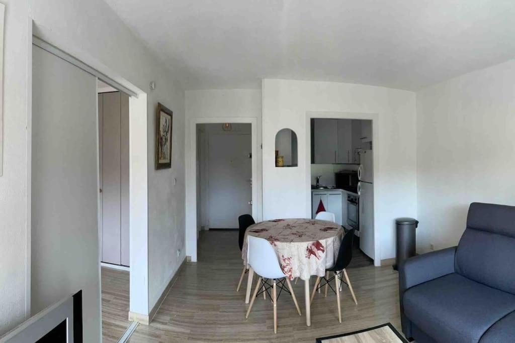 Appartement 2 Pieces 6Mn A Pied Du Centre Vence Exterior photo