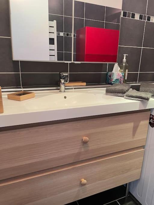 Appartement 2 Pieces 6Mn A Pied Du Centre Vence Exterior photo